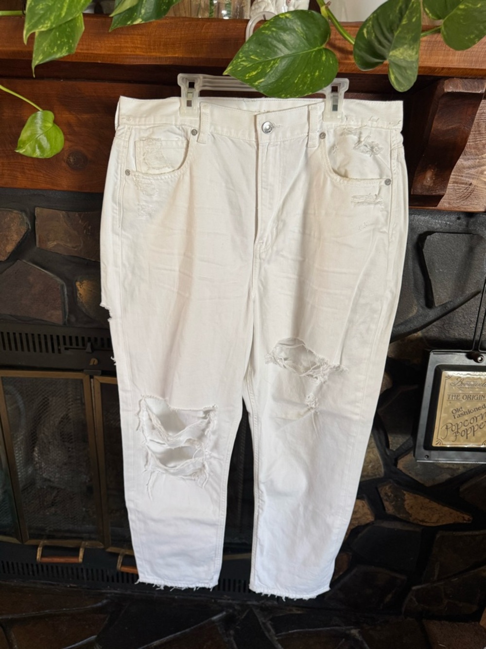 American Eagle White High-Rise Jeans with Embroidered Logo